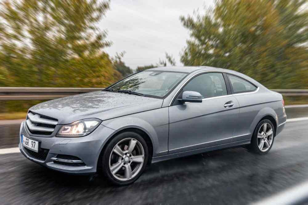 Amortyzator Mercedes C Klasa W205 – objawy zużycia, wymiana i regeneracja