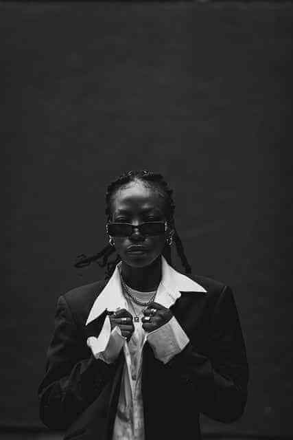 Jak usunąć lśnienie z marynarki po prasowaniu – skuteczne sposoby